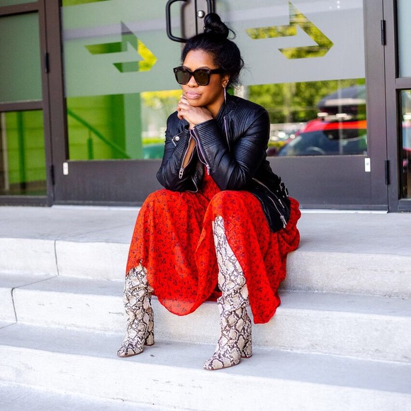 Meet your Posher, Camille - Picture 5 of 5